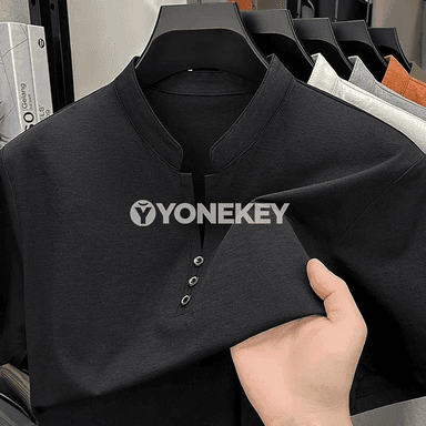 Erkekler üçin Henley boýunly gysga ýeňli gündelik futbolka