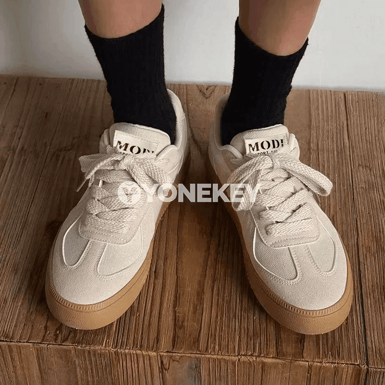 Erkekler üçin klasik kanwa sport köwüşler, gara gündelik model