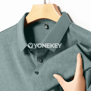 Erkekler üçin ýeňil geometriýaly polo köýnek, tomuslyk, dem alýan