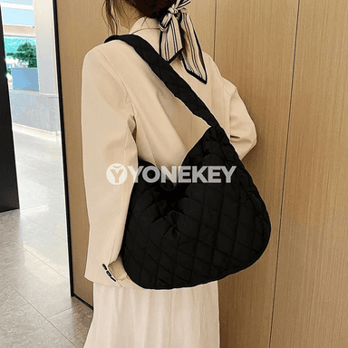 Zenanlar üçin uly ýyly quilted egin sumka, ýeňil moda model