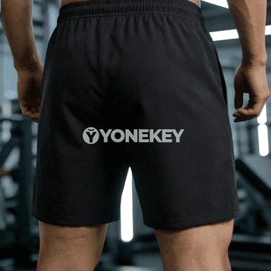Erkekler üçin ýeňil sport şortiklar, çalt guradýan, giň kesim