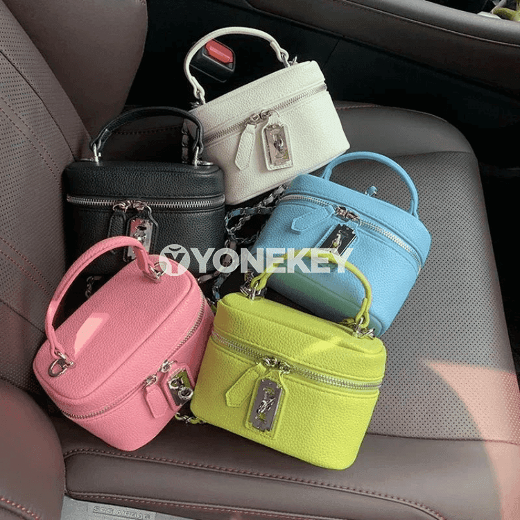 Zenanlar üçin kiçi elegan elde göterilýän moda sumkasy