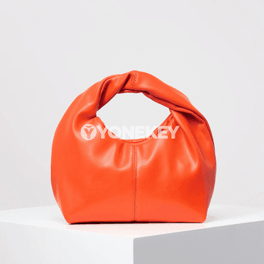 Zenanlar üçin döwrebap kwadrat clutch sumka