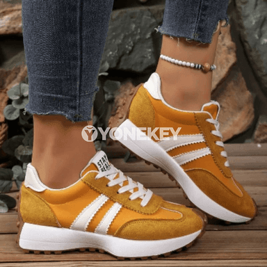 Zenanlar üçin moda krasowkalary, gündelik sport we şäher üçin amatly