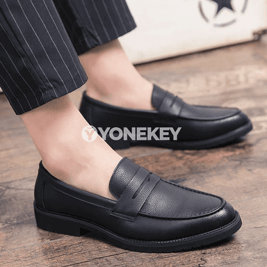 Erkekler üçin klassik ofis aýakgaplary, deri loafers