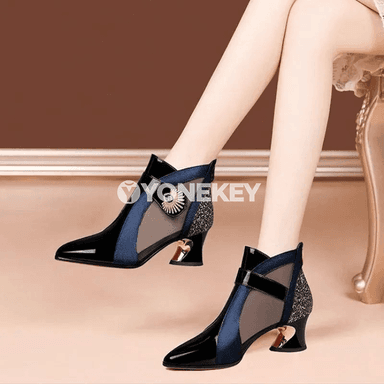 Zenanlar üçin tomusky dem alýan sandallar, rhinestone bezegli stil
