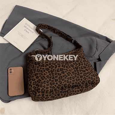 Aýallar üçin leopard görnüşli uly göwrümli egin sumkasy
