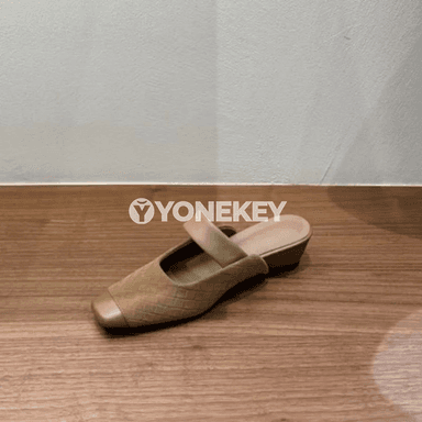 Zenanlar üçin ýazky pes ökjeli açyk sandalet-terlikler