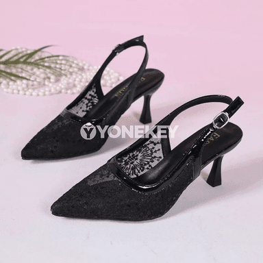 Zenanlar üçin inçe ökjelik toý sandal, meshli köwüşler.