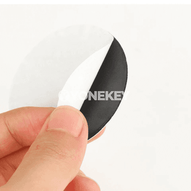 Toyota GR üçin 56 mm tigir merkezi emblemaly gapak stikeri, 4 sany