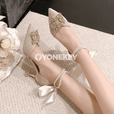 Zenanlar üçin görnüşli zynjyrly rhinestone ökjeli sandallar