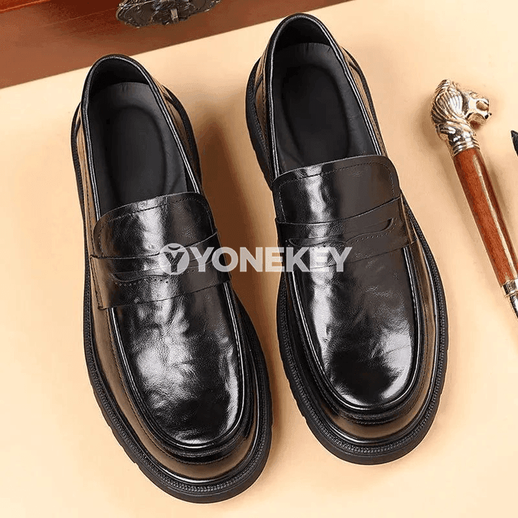 Erkekler üçin klassik slip-on deri aýakgaplary, ýokary hilli