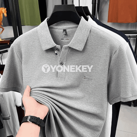 Erkekler üçin ýeňil, gysga ýeňli klassik polo köýnek