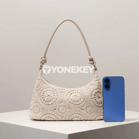 Boho ýazlyk zenan sumkasy, ýarym aý şekilli, gülgüne nagyşly