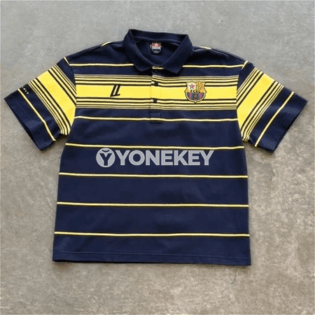 Y2k stilindäki erkek-zenan polo görnüşli zolakly giň futbolka