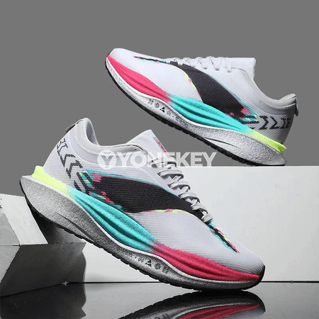 Erkekler üçin ýeňil, dem alýan ylgaw krossowkalary, size 34-44