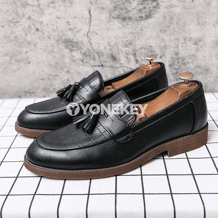 Erkekler üçin klassik slip-on deri loafer köwüşler