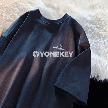 Ýumşak, dem alýan erkekler üçin uly ölçegli çaply futbolka M-8XL