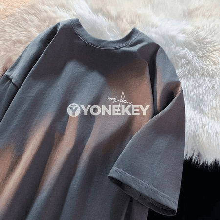 Ýumşak, dem alýan erkekler üçin uly ölçegli çaply futbolka M-8XL